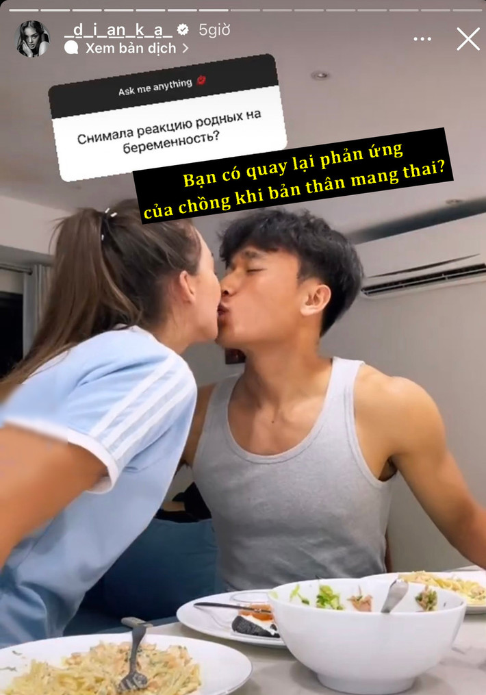 Mới đây, trên trang Instagram cá nhân, khi được fan hỏi khoảnh khắc Bùi Tiến Dũng biết tin vợ mang thai đã phản ứng như thế nào, Dianka Zakhidova hào hứng đăng tải đoạn video đã được “ém hàng” khá lâu.