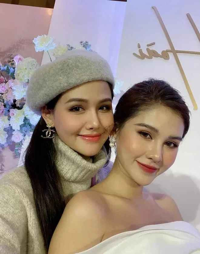 Phanh Lee là phu nhân tập đoàn nghìn tỷ, sau khi kết hôn đã sinh hai em bé một trai - một gái dễ thương. Còn Thu Hoài kết hôn với giám đốc kinh doanh của một trung tâm đào tạo golf ở Hà Nội.