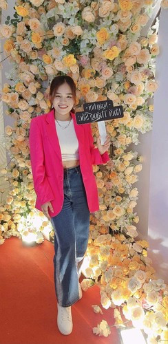Đáp lại tình cảm của mọi người, Ngân Thảo cho hay con người, tính cách vẫn vậy, chỉ là cô muốn thay đổi một chút về ngoại hình mà thôi.