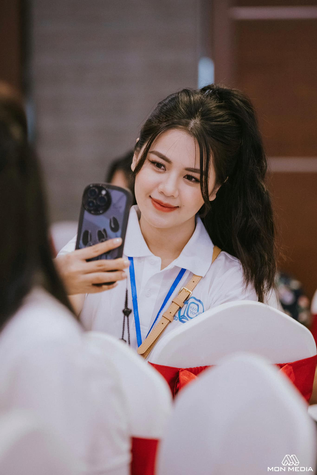Dương Thùy Phương có duyên gặp gỡ khi Quế Ngọc Hải được một người bạn rủ đi xem cuộc thi Hoa khôi Đại học Vinh.