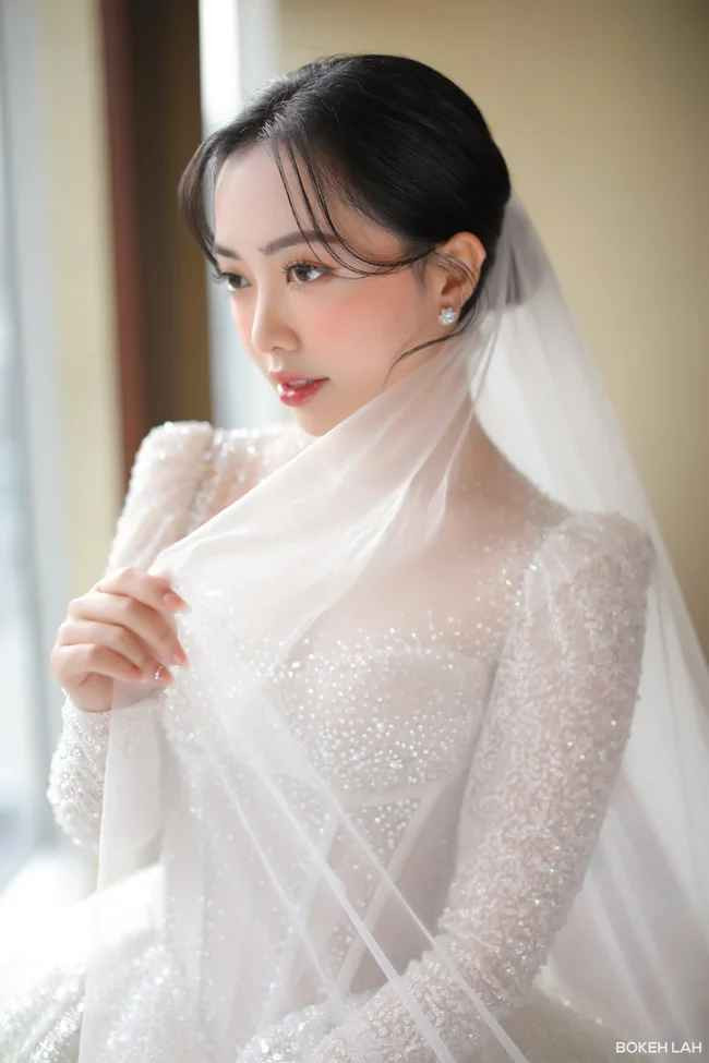 Trong ngày cưới cô dâu của Hà Đức Chinh xinh như hoa hậu