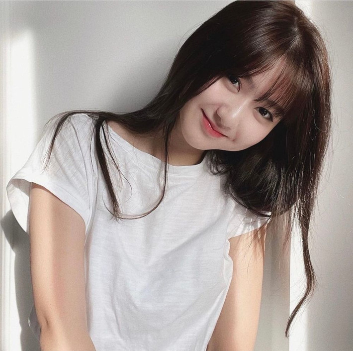 Nội dung đăng tải thường là những clip trổ tài nấu ăn cực xịn cùng loạt video hướng dẫn tập gym, thu hút không chỉ phái nữ, mà cả cánh mày râu cũng thường xuyên ghé vào học hỏi.