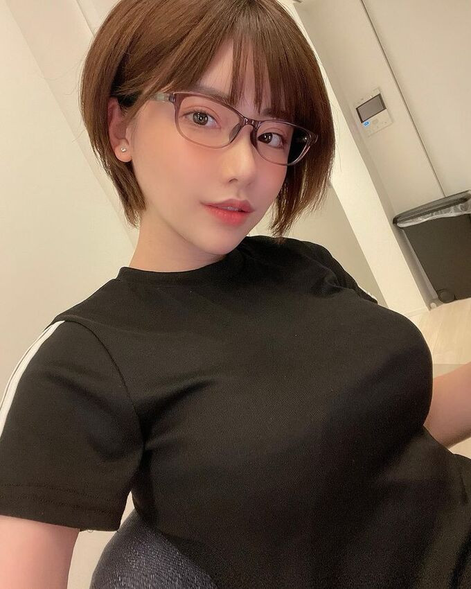 Fans Việt đã không giấu nổi sự thất vọng vì không thể ngờ, "tuyệt sắc giai nhân" xứ Phù Tang cũng phải luồn cúi trước photoshop.