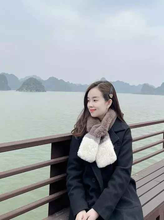Nếu là fans cứng chắc hẳn sẽ nhận ra dạo gần đây Ly Kute thường xuyên khoe ảnh về bản thân ở cuộc sống đời thường.