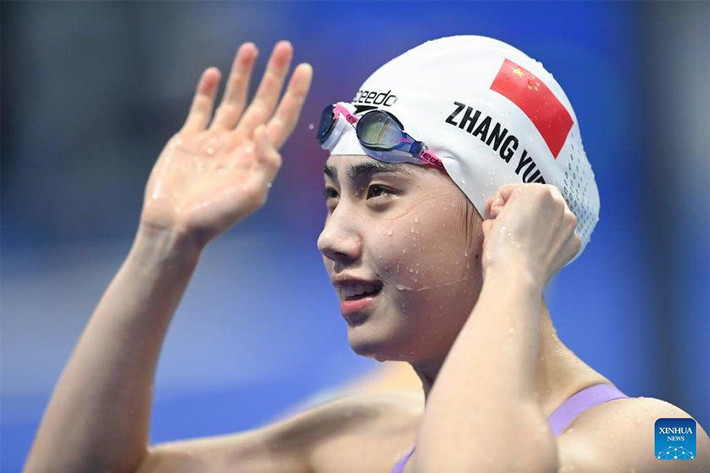 Vũ Phi tiếp tục về nhất với thành tích 2 phút 5 giây 57. Đây cũng là kỷ lục mới của Asiad. Không chỉ thế, các cự ly bơi ngắn cũng là sở trường của nữ VĐV bơi này. Cô giành được HCV 50 m tự do nữ, phá kỷ lục Asiad với 24 giây 26.