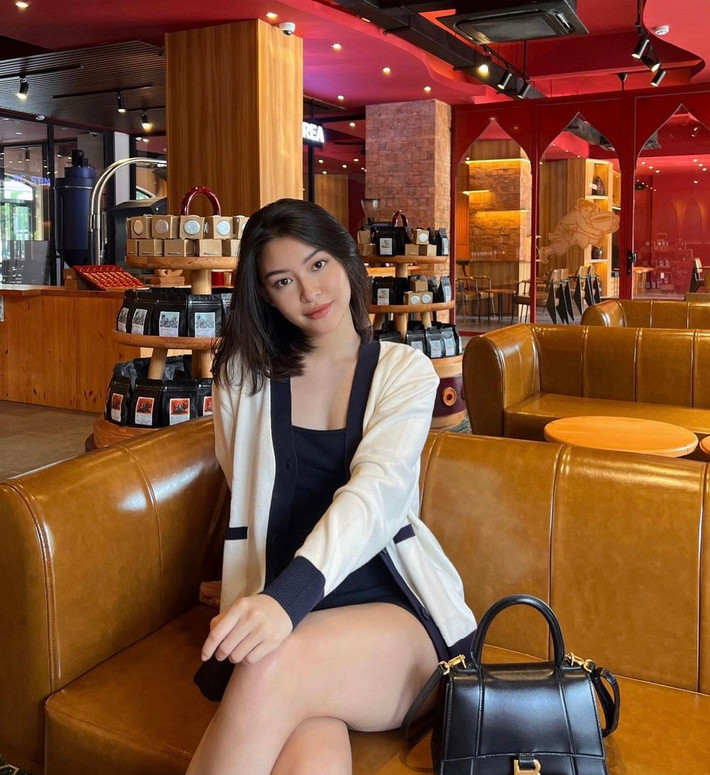 Hiện tại, Lenka Ngô và bạn trai đã có mặt ở Nha Trang chuẩn bị đám cưới Linda Ngô - Phong Đạt.