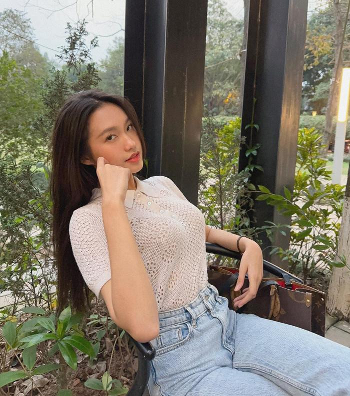 Được biết Doãn Hải My sinh ra trong gia đình có điều kiện, bố mẹ cô nàng đều làm kinh doanh và có công ty riêng. Ngoài ra gia đình cô còn đầu tư vào một nhà hàng ở vị trí đắc địa tại Hà Nội.