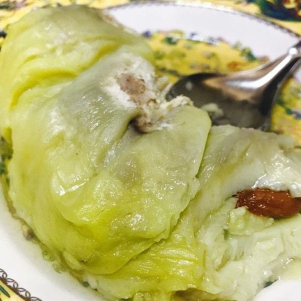 Khi được hỏi, những người ở Quảng Đông cho rằng hấp sầu riêng sẽ khiến mùi trở nên không dễ chịu, mà họ chỉ ra cách ăn khác ngon hơn: Lấy phần cơm sầu riêng để lên đĩa, rắc ít muối lên rồi nhúng vào nước sôi khoảng 3 phút rưỡi. Muối sẽ khiến cơm sầu riêng ngọt hơn nhiều.