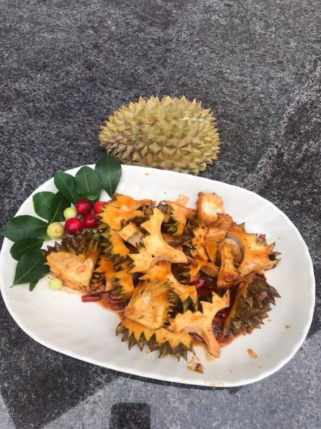Trước đó, không ít lần những món ăn kì lạ đến từ quả sầu riêng gây chú ý trên cõi mạng.
