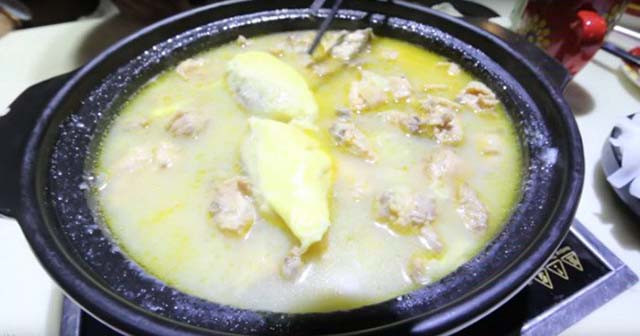 Lẩu gà sầu riêng