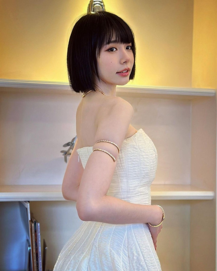 Lâm Minh Trinh là gái xinh đến từ Malaysia đình đám nhất showbiz Hoa ngữ hiện nay. Ngôi sao sinh năm 1990 được chú ý lần đầu tiên vào năm 2014 ở Đài Loan (Trung Quốc).