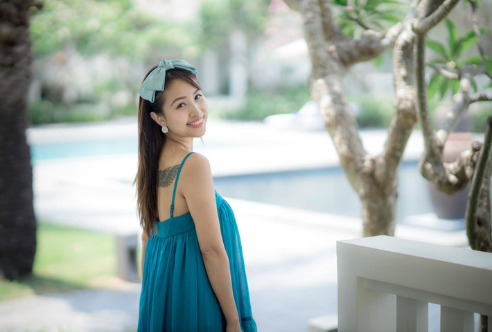 Những bài viết trên trang cá nhân từ phía người đẹp đình đám một thời đều nhanh chóng nhận lương tác mạnh mẽ của cư dân mạng.