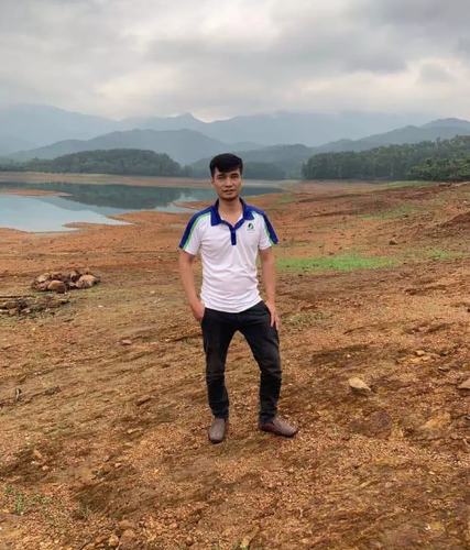 Mới đây, Lệ Rơi vui mừng nói, gia đình anh đã giải quyết gần xong khoản nợ trước kia. Anh một lần nữa đính chính, khoản nợ đó không phải do anh làm ăn thua lỗ mang lại mà do bố mẹ anh bị kẻ xấu lợi dụng, nhờ vay tiền hộ nhưng không trả. Khi từ giã phố thị quay về, anh cùng gia đình gác lại mọi chuyện không vui, tập trung làm việc và trả nợ.