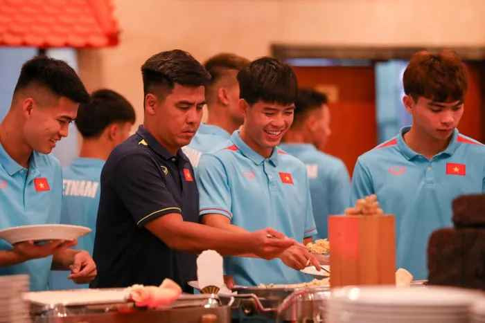 Tại SEA Games 32, chủ nhà Campuchia tuyên bố miễn phí tiền ăn ở cho tất cả các đoàn HLV và VĐV tham dự đại hội.