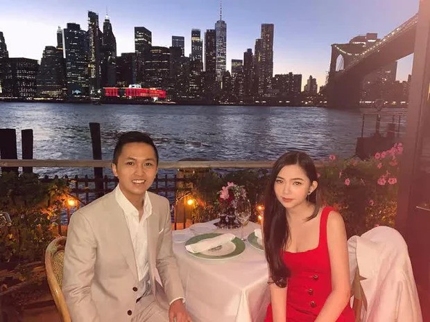 Cụ thể, nhà Tuyết Nhi trao cho con gái của hồi môn gồm 1 triệu USD (khoảng 23 tỷ đồng), 1 căn nhà tại TP Long Xuyên (An Giang) trị giá khoảng 70 tỷ đồng và anh trai cô dâu tặng chiếc xe G63 tại New York. Về phía nhà trai, gia đình Samuel trao cho hai con 1 căn nhà trị giá 2 triệu USD ở New York cùng những món trang sức và séc trị giá hơn 8 tỷ đồng. Trước đó, đám cưới của cặp đôi tại New York cũng được lên báo nước ngoài với những lời khen có cánh.