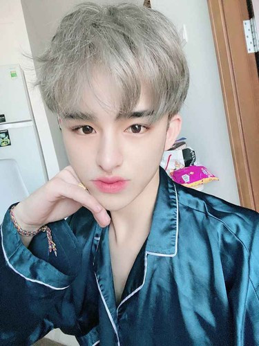 Trần Đức Bo từng chia sẻ: "Bây giờ em thấy bản thân còn quá trẻ! Hoài bão của em, ước mơ của em vẫn nằm ở đấy chưa thực hiện được. Và quan trọng em sợ chuyện sẽ lặp lại như mấy năm trước, khi em đang quen một bạn nữ thì phải lòng một bạn nam.