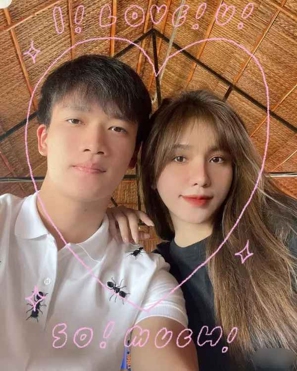 Kết quả “anh mình ghi 2 bàn luôn”. "Biết sao người ta có tên Hân May Mắn chưa?”, người đẹp quê Đồng Nai hài hước nói.