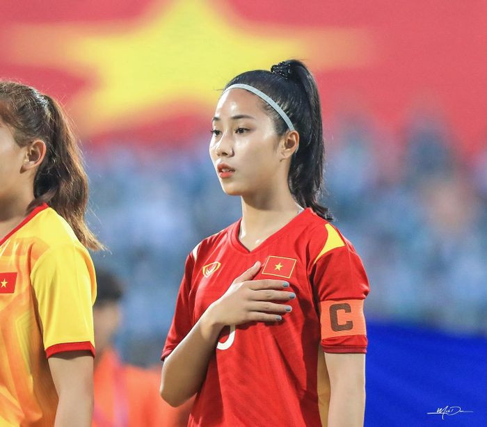 Bảo Trâm được đánh giá là "lá chắn thép" tại hàng thủ của đội tuyển bóng đá nữ Việt Nam trong tương lai. Cô nàng này gây ấn tượng với lối chơi mạnh mẽ, quyết liệt.