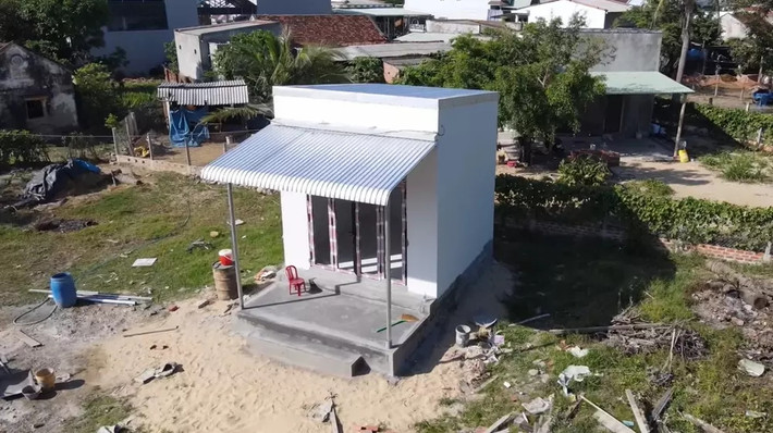 Ngôi nhà xây trên mảnh đất của bố mẹ vợ, với chi phí khoảng 60 triệu đồng và phục vụ cho công việc. Ảnh chụp màn hình