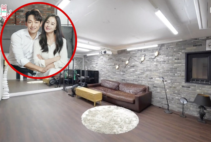 Bi Rain và Kim Tae Hee đã có một thập kỷ bên nhau, là cặp sao nổi tiếng hạnh phúc của showbiz Hàn. Cặp đôi hiện đang sống trong căn biệt thự sang trọng nằm trên đồi Sowolgil, tại Yongsan, Seoul với giá trị ước tính khoảng 5 tỉ won (gần 100 tỷ đồng). Ảnh chụp màn hình