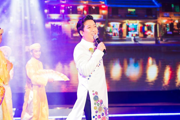Cùng với sự nổi tiếng, Trường Giang ngày càng trở nên giàu có. Hiện cát-xê của Trường Giang khoảng 40 - 60 triệu đồng/mỗi chương trình. Ảnh: Facebook Truong Giang.