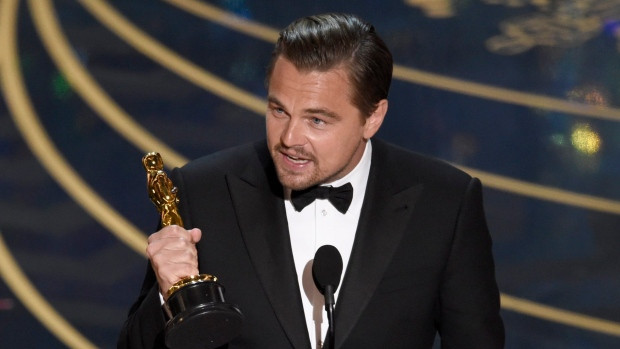 Riêng đêm trao giải Oscar 2016 chi phí ước tính khoảng 21-22 triệu USD. 900.000 USD là chi phí cho mỗi bức tượng nhỏ mạ vàng tại Oscar. Ảnh: Cbc.