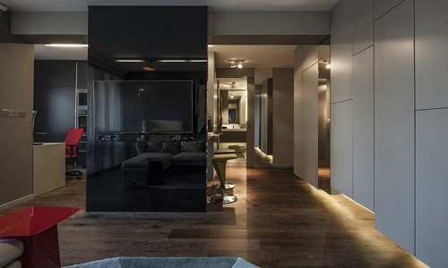 Mọi góc chức năng trong căn hộ 40m2 đều được bố trí khá tỉ mẩn, tươm tất, gọn xinh, màu sắc được kết nối một cách ngẫu hứng giúp cho mọi góc nhỏ đều đẹp cá tính và nổi bật. Các khu vực chức năng đều được bố trí nội thất đơn giản. Tuy nhiên, chính sự đơn giản trong từng đường nét thiết kế ấy lại là nhân tố mang đến vẻ đẹp rất riêng, không lẫn với bất kỳ không gian nào, giúp cho mọi góc nhỏ đều đáng yêu và đáng nhìn.