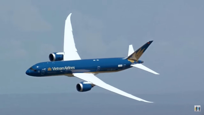Boeing 787-9 là thế hệ máy bay hiện đại hoàn toàn mới trong dòng máy bay thương mại với hệ thống phản lực và tốc độ bay tối ưu. Ảnh: Vietnam Airlines.