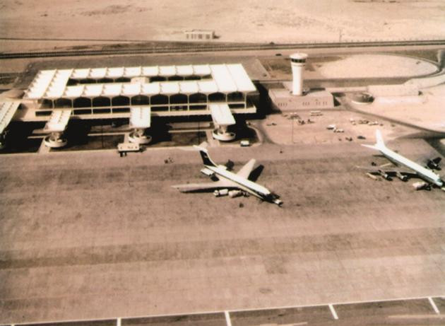 Sân bay Quốc tế Dubai thập niên 1980. Ảnh: Yahoo.