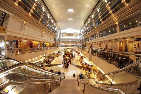 Bên trong nhà ga hiện đại ngày nay luôn đông đúc và nhộn nhịp. Ảnh: Consult.aero.