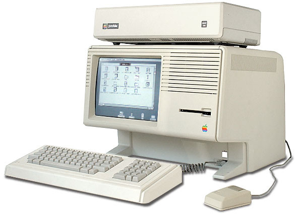 Apple Lisa là chiếc máy tính đầu tiên được thiết kế với giao điện đồ họa. Ảnh: Telegraph.