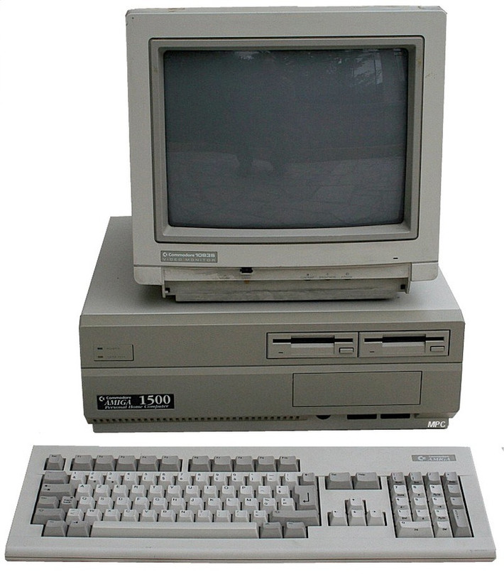 Những năm đầu 1990 là sự ra đời của nhiều thương hiệu máy tính như Amiga, Commodore, Atari, Sinclair, Amstrad. Ảnh: Printest.