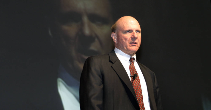 2023 là năm đầu tư hiệu quả của tỷ phú Steve Ballmer. Đội bóng rổ Los Angeles Clippers của ông được định giá cao hơn 19% so với năm trước. Năm nay, Steve Ballmer có thêm 32,4 tỷ USD, đang sở hữu 110,9 tỷ USD.