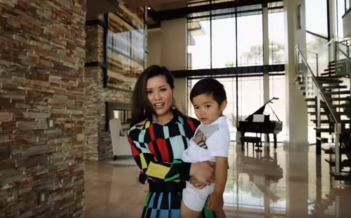 Sau khi ly hôn với Đan Trường, doanh nhân Thủy Tiên vẫn sống trong căn biệt thự trên đồi thuộc khu phố nhà giàu tại California (Mỹ).