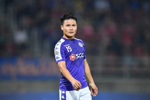 Trước khi nổi tiếng với "chiến tích" ở Thường Châu cùng U23 Việt Nam, tiền vệ Quang Hải thi đấu cho CLB Hà Nội và nhận mức lương 40 triệu/tháng cùng các khoản phụ cấp, thưởng khác. Ảnh: Dân Việt