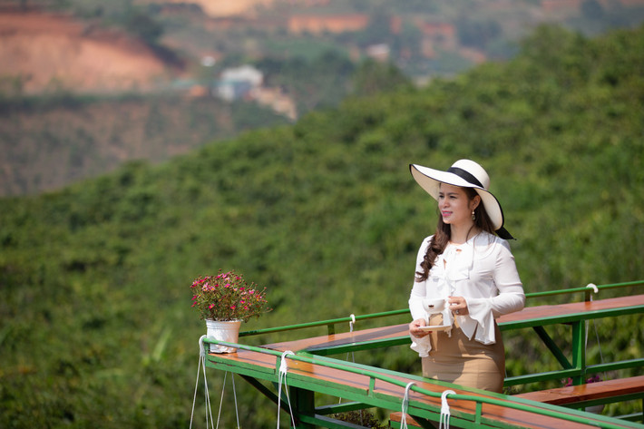 Tổng Giám đốc TNI King Coffee cuốn hút người nhìn bởi những đường nét thanh tú, hài hòa. Ảnh: FBNV