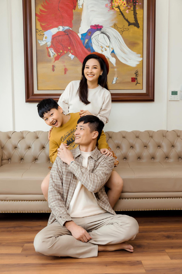 Bảo Thanh từng tâm sự trong một lễ ra mắt phim về chồng một cách hạnh phúc: "Anh để tôi tự do, thoải mái làm những gì mình thích. Gần đây, khi tham gia phim mới, tôi bị chi phối bởi cảm xúc của nhân vật. Tôi nói chuyện với anh: "Nếu một ngày em về nhà với đôi mắt sưng húp, gương mặt nặng nề, mong anh đừng chất vấn em, cứ để em yên là được".