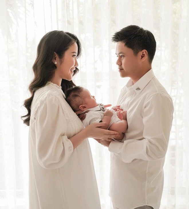 Chàng thiếu gia cũng xuất hiện với vẻ ngoài xuề xòa, giản dị. Ảnh: Facebook