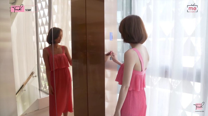 Dù chỉ có 3 tầng nhưng Ngọc Trinh vẫn quyết định thiết kế cả thang máy trong nhà.