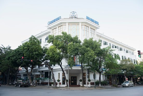 Vừa qua, Hà Nội đã quyết định thành lập cơ sở cách ly tập trung tại khách sạn Hòa Bình cho người nước ngoài nhập cảnh vào Việt Nam với chi phí người cách ly tự chi trả.
