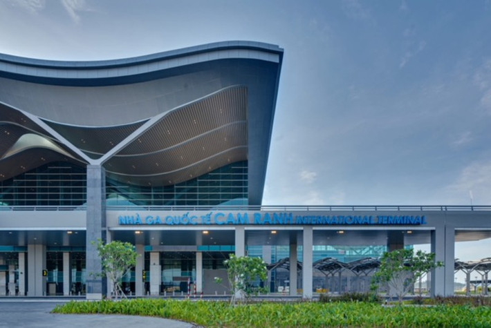 IPP Group hiện là cổ đông lớn nhất tại Công ty cổ phần Nhà ga quốc tế Cam Ranh - nhà đầu tư Dự án nhà ga hành khách quốc tế Cam Ranh có tổng mức đầu tư 3.735 tỷ đồng, được đưa vào khai thác hồi tháng 6/2018. Ảnh: Internet