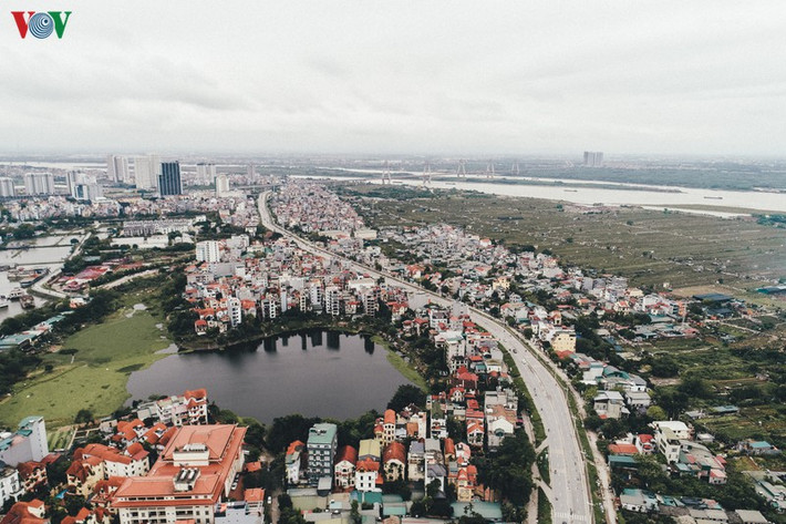 Có thể thấy, các tuyến đường tại Hà Nội giờ đây vắng người đi lại hơn rất nhiều, điều đó cũng cho thấy người dân Thủ đô đã có ý thức hơn trong việc phòng chống lây lan dịch bệnh Covid-19./.