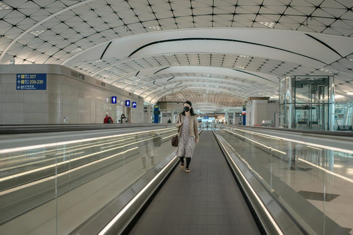 Cảnh vắng vẻ tại nhà ga ở sân bay quốc tế Hồng Kông.