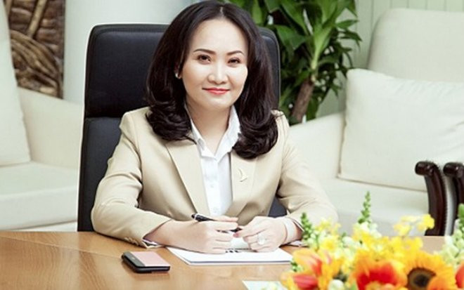 Bà hiện là là chủ tịch HĐQT của Công ty cổ phần đầu tư Thành Thành Công, thành viên HĐQT của Công ty cổ phần Mía đường Thành Thành Công Tây Ninh.