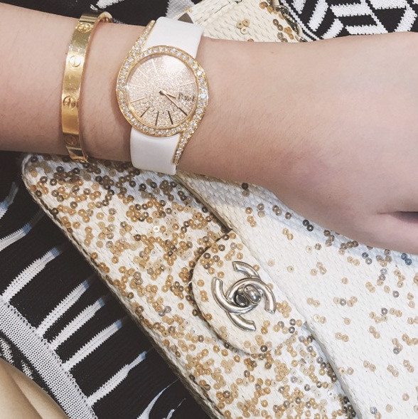 Có vẻ cô là tín đồ của túi hàng hiệu Chanel.