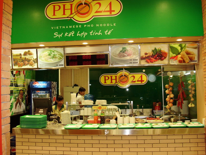 Với giá 20 triệu USD, thương hiệu Phở 24 đã thuộc quyền sở hữu của 2 ông chủ mới là Công ty Việt Thái Quốc Tế và Tập đoàn JolliBee từ cuối năm 2011. Ảnh minh họa.