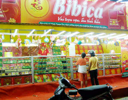 Sau đó, Lotte liên tục nâng tỷ lệ nắm giữ cổ phiếu BBC của Lotte. Theo báo cáo quản trị 2013 của Bibica, hiện Lotte đang sở hữu 6.718 (tỷ lệ 43,56%). Đến tháng 9/2014, Lotte Confectionety.,Ltd mua vào 70.000 cổ phiếu BBC, nâng tỷ lệ sở hữu lên gần 6,8 triệu cổ phiếu, tương đương 44,03% vốn BBC. Ảnh minh họa.