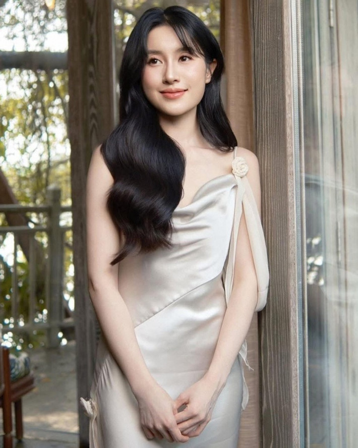 Bên cạnh đó, không ít người bày tỏ, Bí Đỏ khi thực hiện công việc múa - niềm đam mê của chính mình có phong thái khác hẳn so với thường ngày. Lúc này, bà xã Vũ Cát Tường được nhận xét là ra dáng con nhà trâm anh thế phiệt.