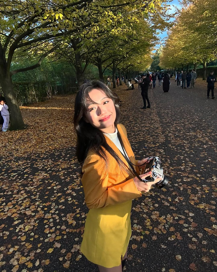 Khi Ngọc có những rung động đầu đời, con cũng tâm sự với tôi trước khi kể cho bố nghe. Là chị lớn trong nhà, Ngọc rất có trách nhiệm với gia đình, giúp mẹ chăm sóc các em, quán xuyến việc nhà". Vũ Thu Phương cho biết thêm.