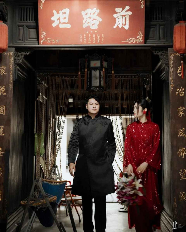 Việt Hương từng được gọi lên nhiều cấp độ đội tuyển quốc gia và là thành viên của tuyển bóng chuyền Việt Nam giành HCB SEA Games 31.